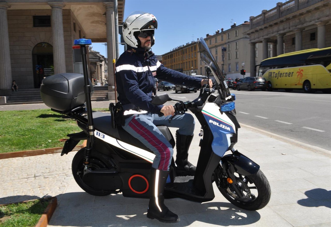 A Bergamo arrivano i Seat Mò 125 per la Polizia di Stato